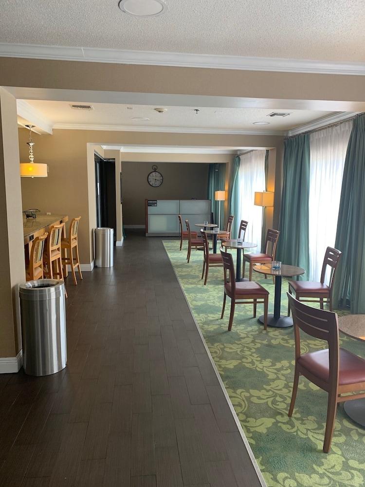 Hampton Inn Covington/Mandeville Екстериор снимка