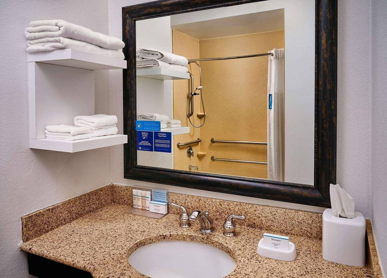 Hampton Inn Covington/Mandeville Екстериор снимка